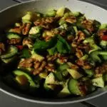 Déjeuner Créatif : Salade Concombre, Fromage et Noix